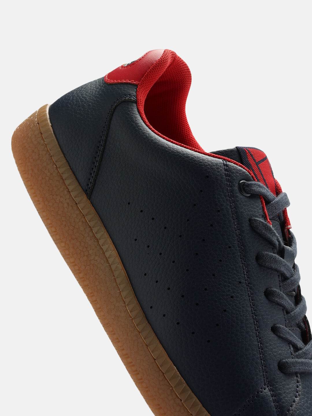 Classic Pinnacle Men Casual Lace-up Sneaker - Hummel India